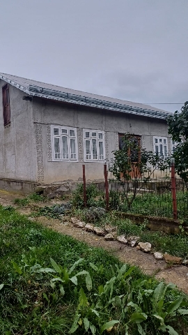 Vând casã cu anexã şi grãdinã în Satul Coşula, Jud. Botoşani