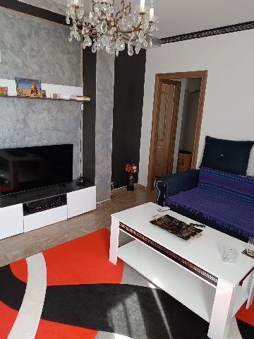 Casa 80 mp + curte 759 mp 2 dormitoare, living, bucatarie, baie, hol si terasa inchisa