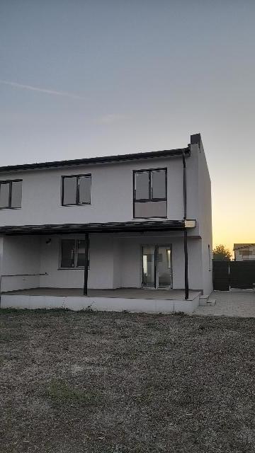Proprietar, vand casa noua curte in Domnesti, residence HERA 3