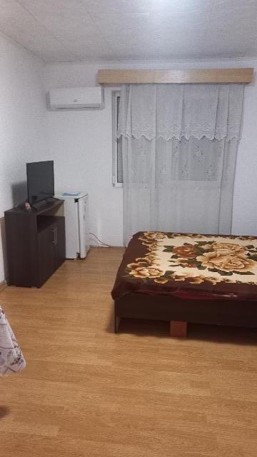 Închiriez garsonieră în Baile Herculane