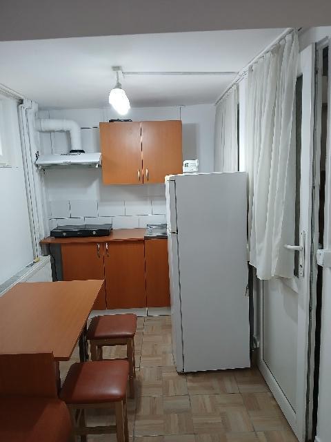 Proprietar inchiriez garsoniera in Brasov