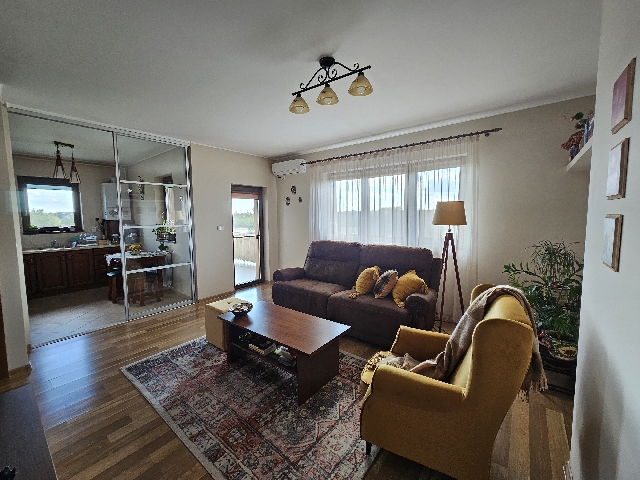 Proprietar, vand apartament 3 camere in Ghiroda