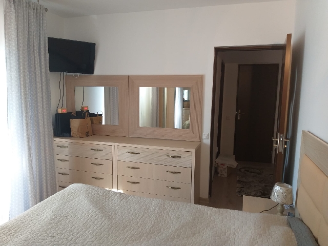 Persoana fizica vand apartament 2 camere Cluj, Apahida str. Pietroasa, parcare inclusa