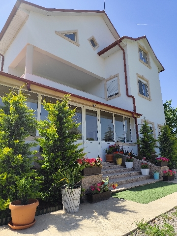 Vila de vanzare, zona Laguna Verde- Caciulati, Moara Vlasiei