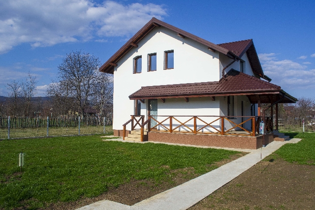 Casa noua 2024 in Brebu, 4 camere, zona centrala, 150.000 euro