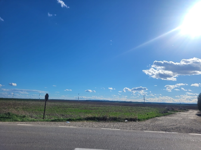 Teren langa autostrada deschidere 150 m si acces la DN15D