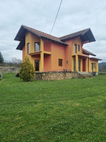 Vila zona turistica CLADOVA, comuna Paulis, jud Arad