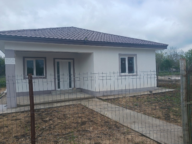 Casa de vânzare str Locotenent Sandulescu, Pecineaga jud Constanța
