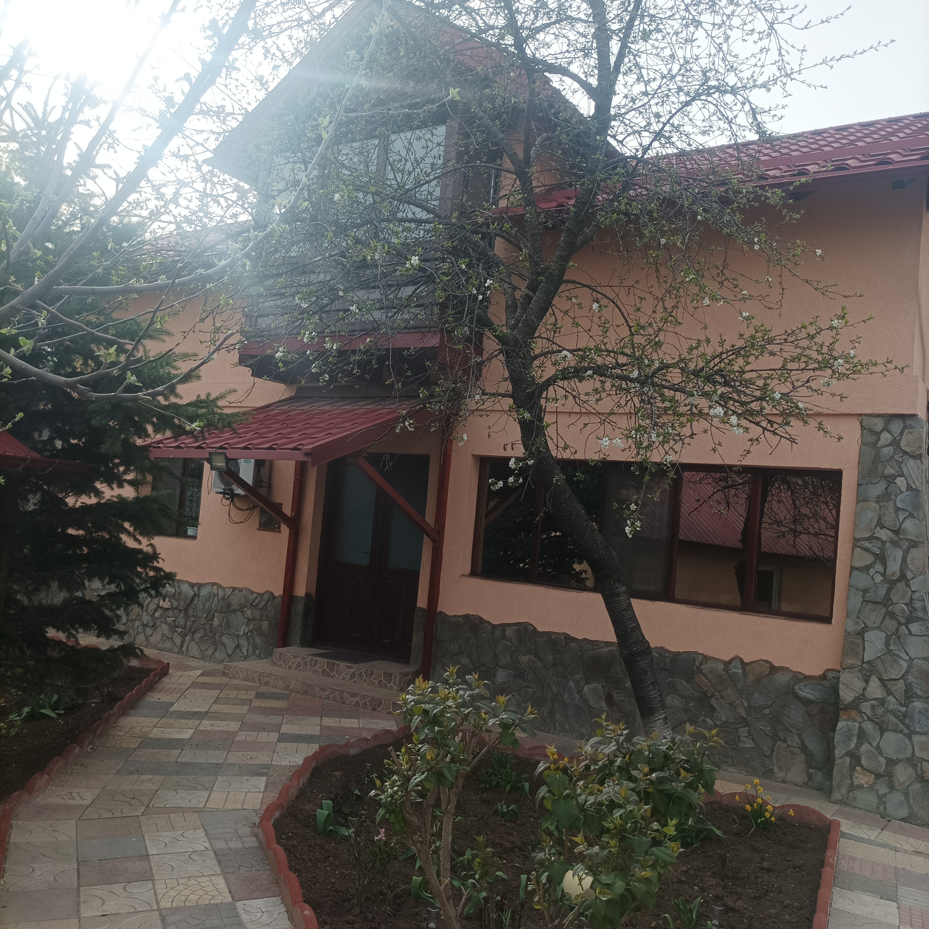 Vând casă solidă din cărămidă Prahova