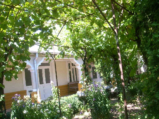 Casa la 14 km de orasul Tecuci, jud Galati - CASA PRET AVANTAJOS