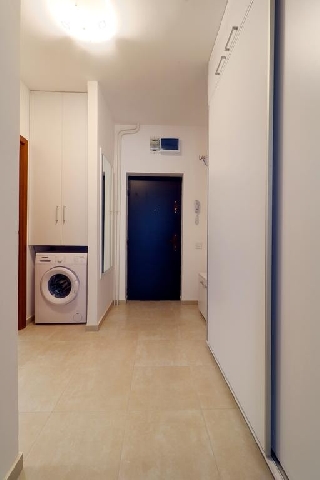 Inchiriez 2 camere zona de case Piata Victoriei