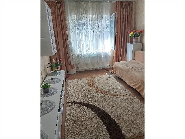 Vand apartament semimobilat in Micro 9, Târgoviște