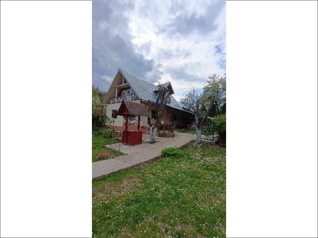 Casa + teren de vanzare comuna Orbeni, jud Bacau