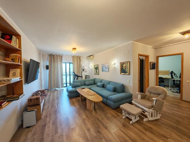 Închiriez apartament Complex Doamna Ghica, 3 camere, 91 mp, parcare inclusă